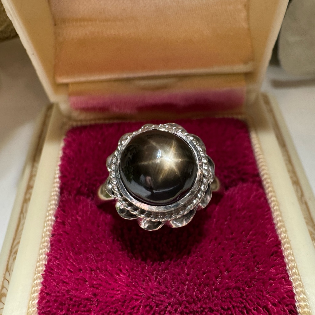 Rare Star Sapphire Estate Ring 18k Gold Size About 75 Genuine Black Sapphire 3240$